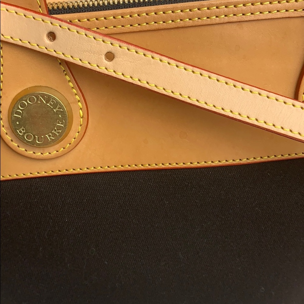 Dooney & Bourke Handbag with crossbody strap - Picture 5 of 15